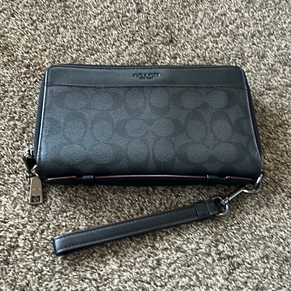 COPY - Coach wristlet, NWT (not attached)